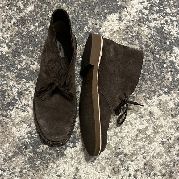 Clarks Men's Dark Brown Suede Boots - Picture 2 of 3
